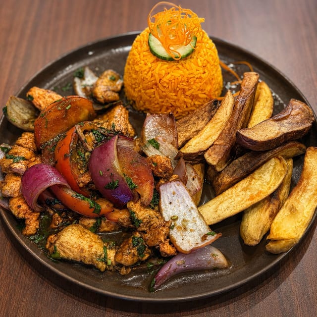 Pollo Saltado.